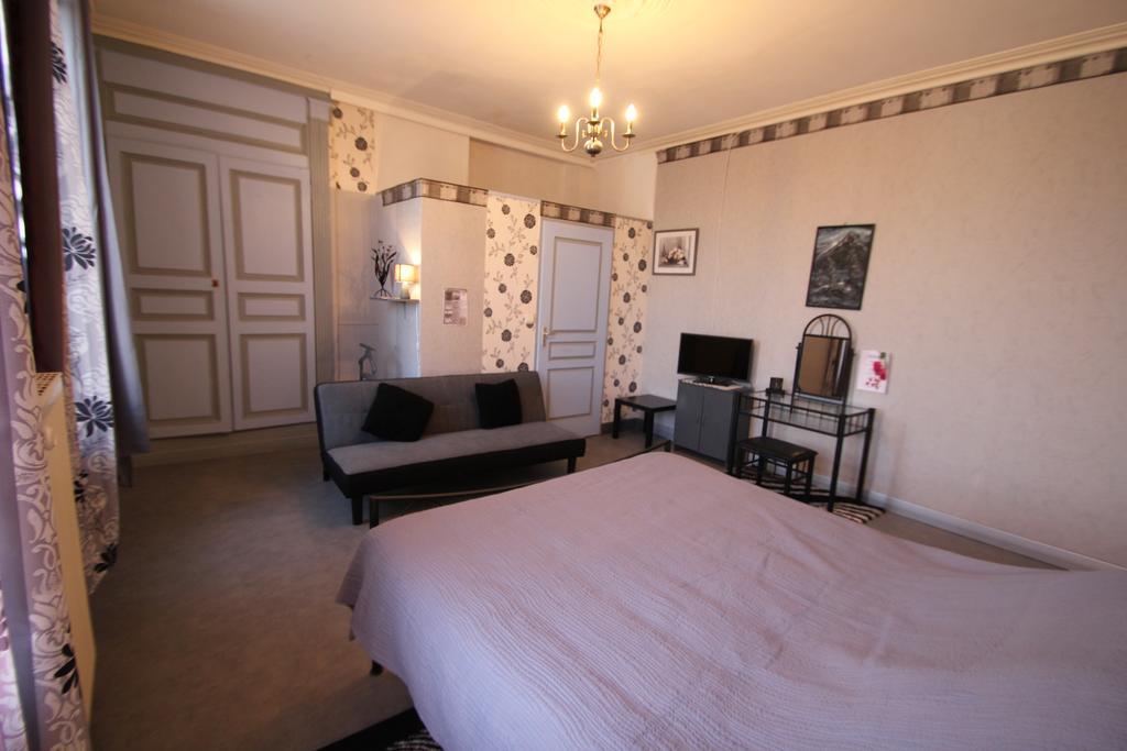 Bed and Breakfast Domaine Des Roses Vaudelnay Номер фото