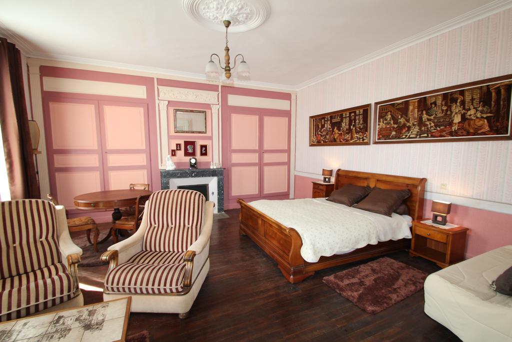 Bed and Breakfast Domaine Des Roses Vaudelnay Номер фото