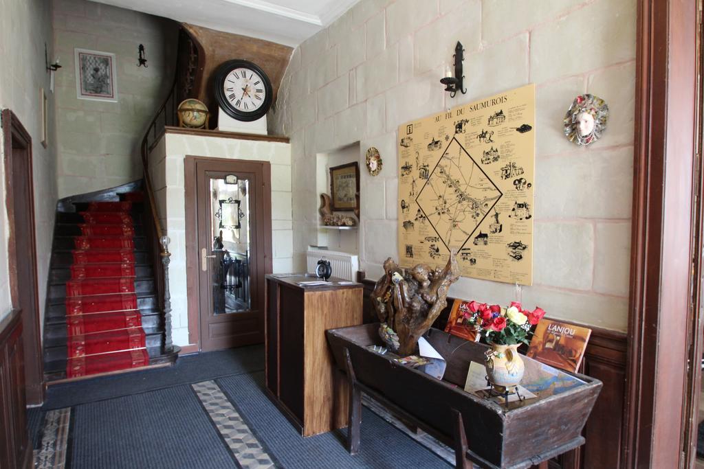 Bed and Breakfast Domaine Des Roses Vaudelnay Экстерьер фото