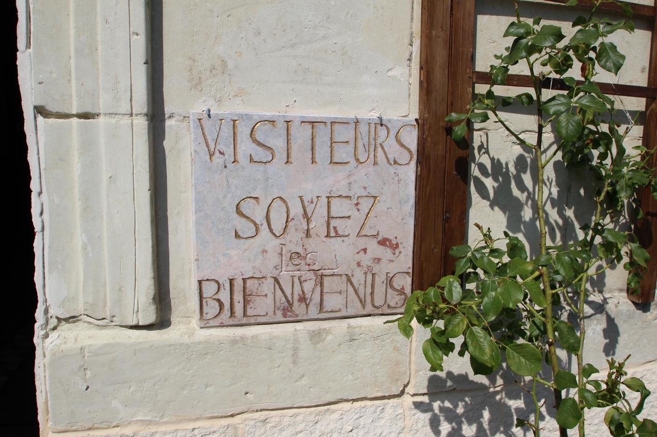 Bed and Breakfast Domaine Des Roses Vaudelnay Экстерьер фото